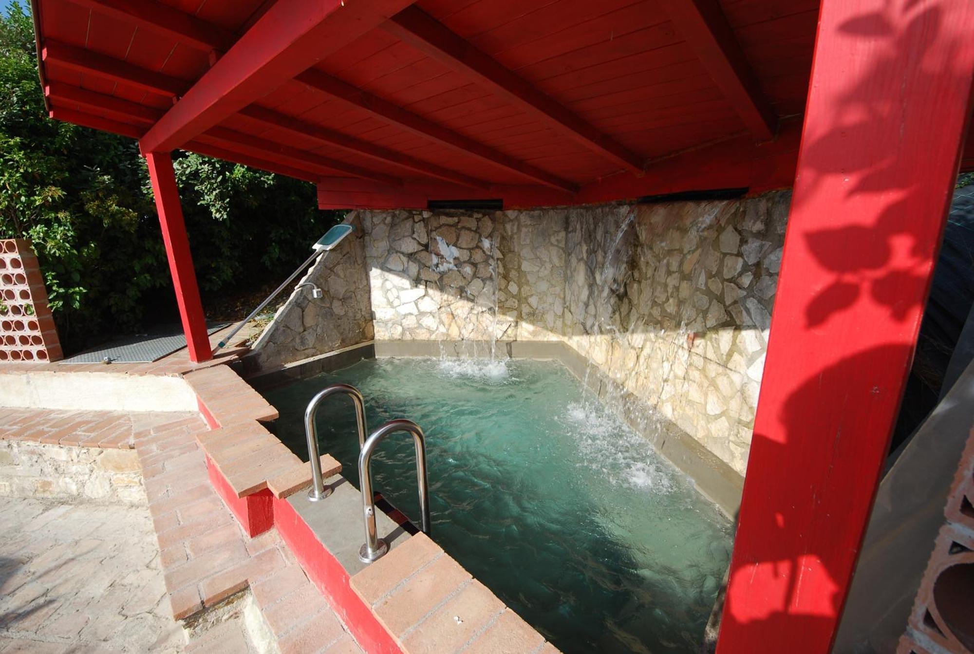 Spoleto By The Poolゲストハウス エクステリア 写真