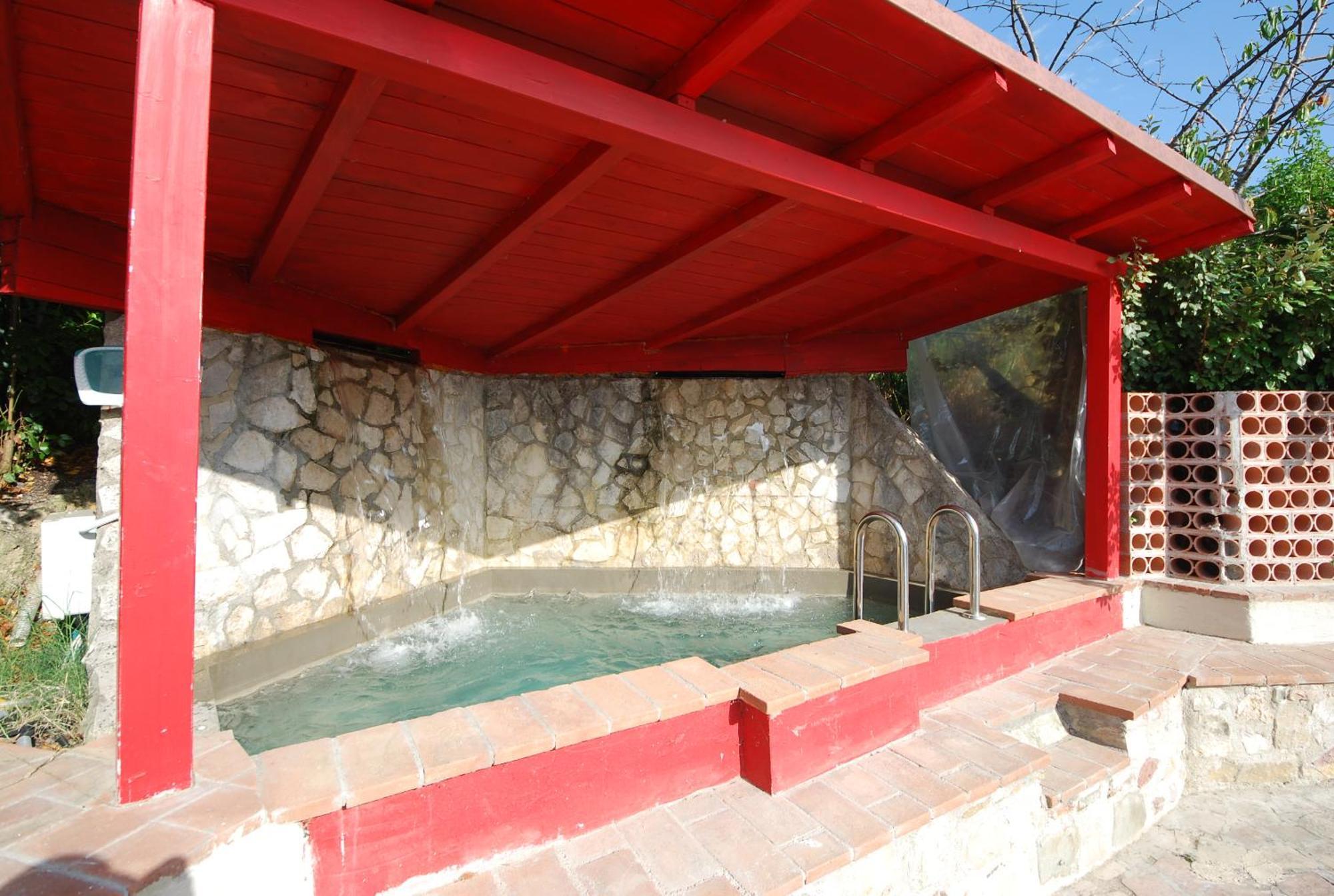 Spoleto By The Poolゲストハウス エクステリア 写真